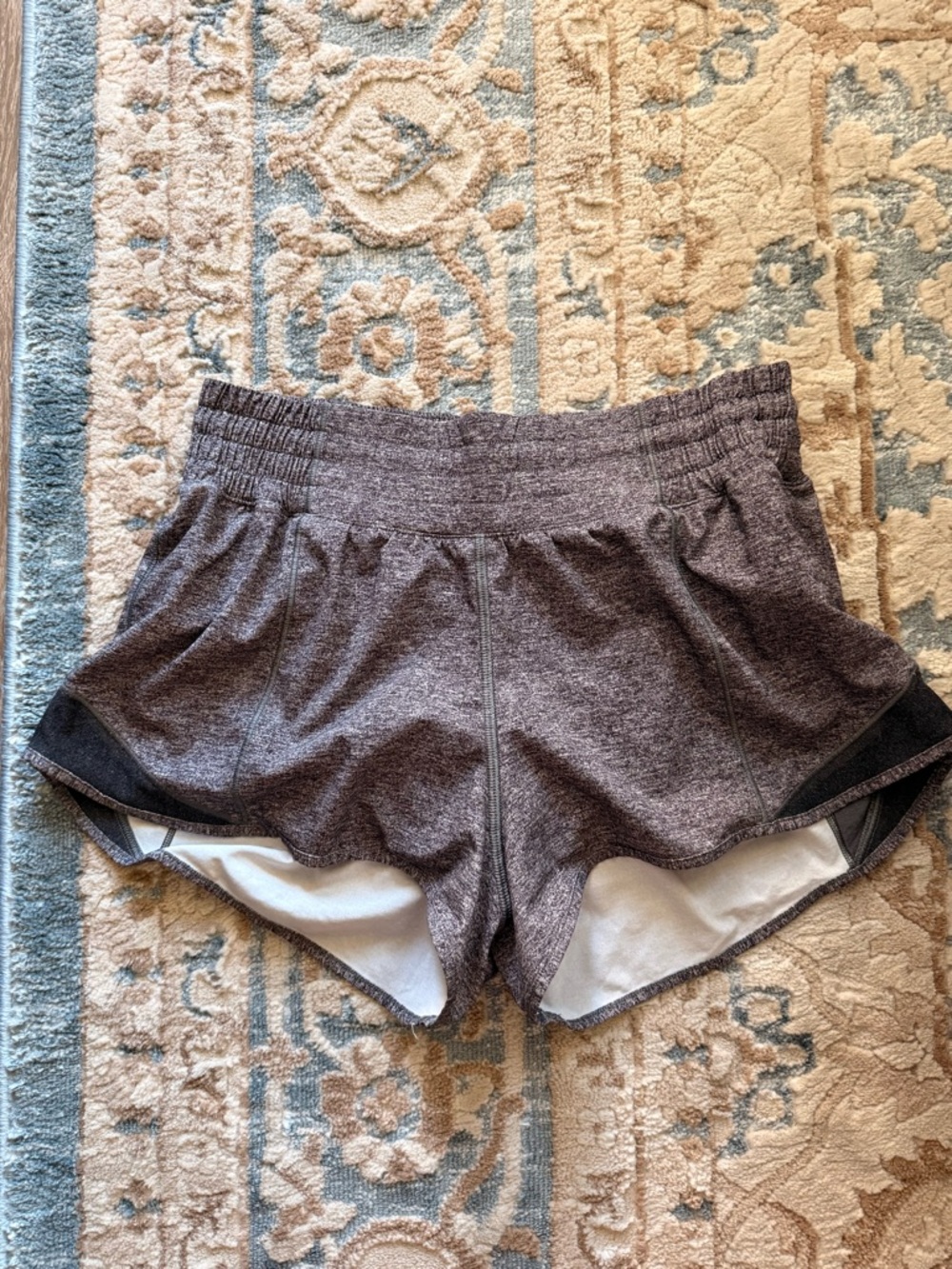 Lululemon Hotty Hot High-Rise Lined Short 2.5”